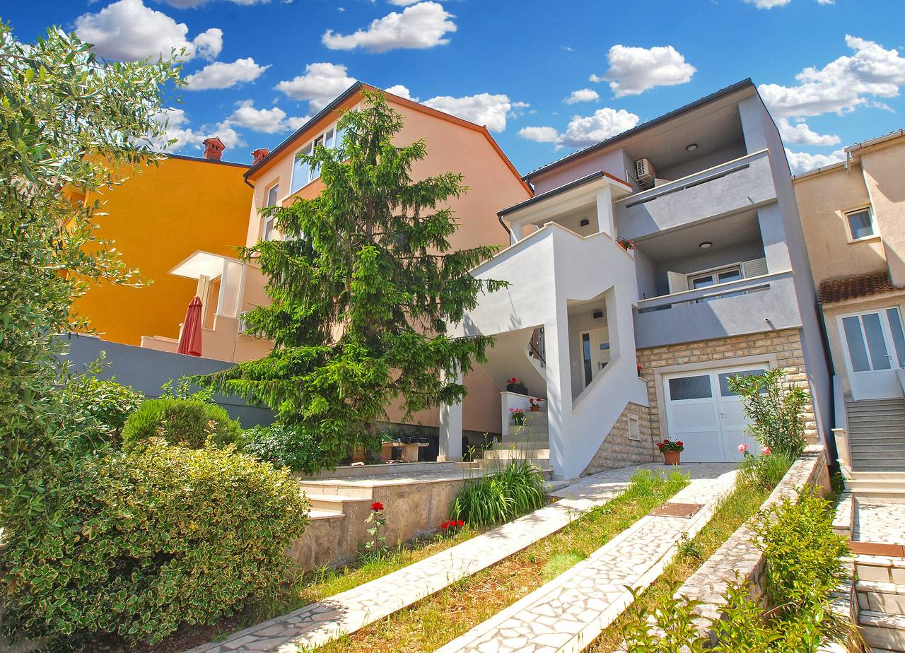 Ganze Wohnung, Ferienwohnung für 5 Personen mit Terrasse in Pula-Medulin, Pula