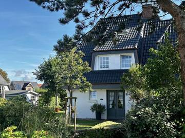 Ferienhaus für 4 Personen, mit Terrasse und Garten in Westerland