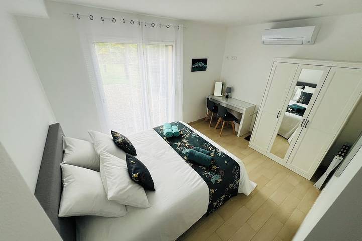 Location de vacances pour 8 personnes, avec jacuzzi et jardin, animaux acceptés dans Roussennac - 3