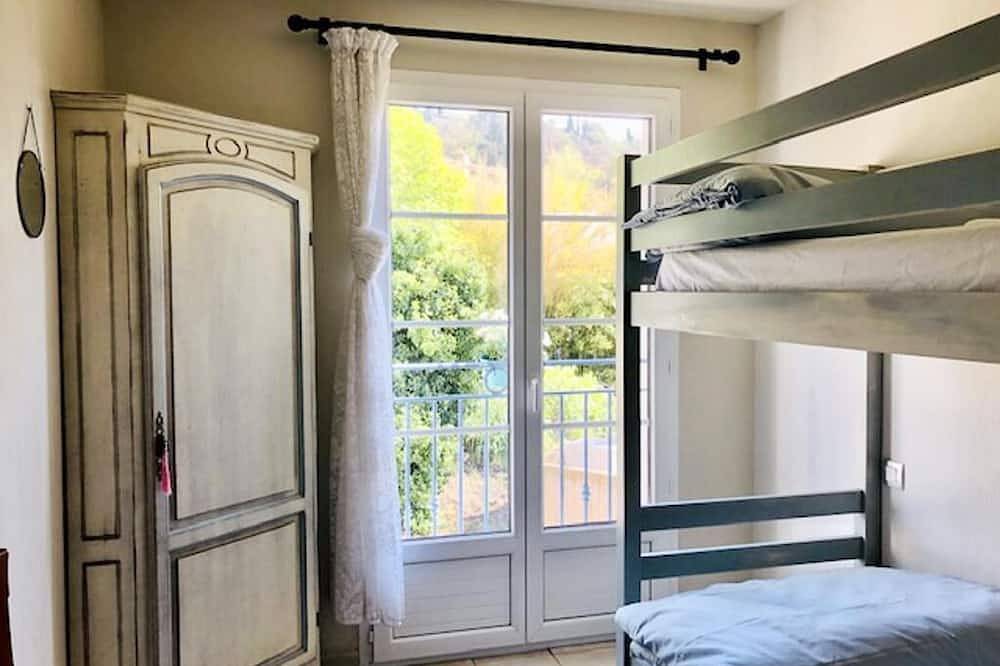 Entire apartment, Apartment 4 people Var in Callian, Draguignan region