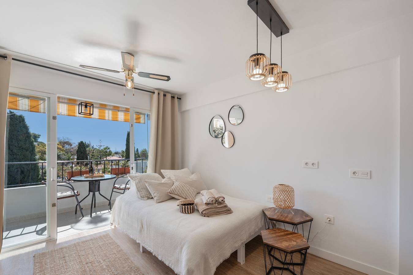 Entire studio, Boho Studio Apartment with Balcony, Wi-Fi and Air Conditioning in Nueva Andalucia Golf Valley, Marbella
