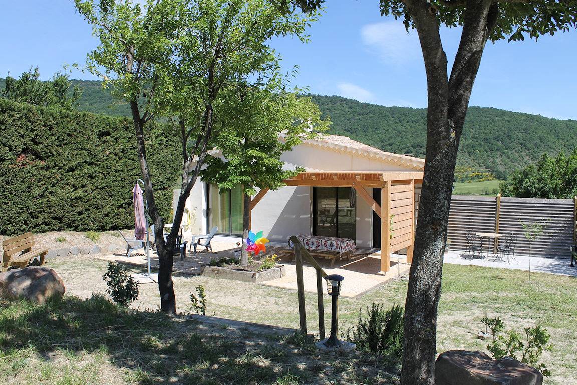 Gîte/piscine "L'Ardèchouette", 4 personnes, nuitées/semaine in Aubignas, Privas