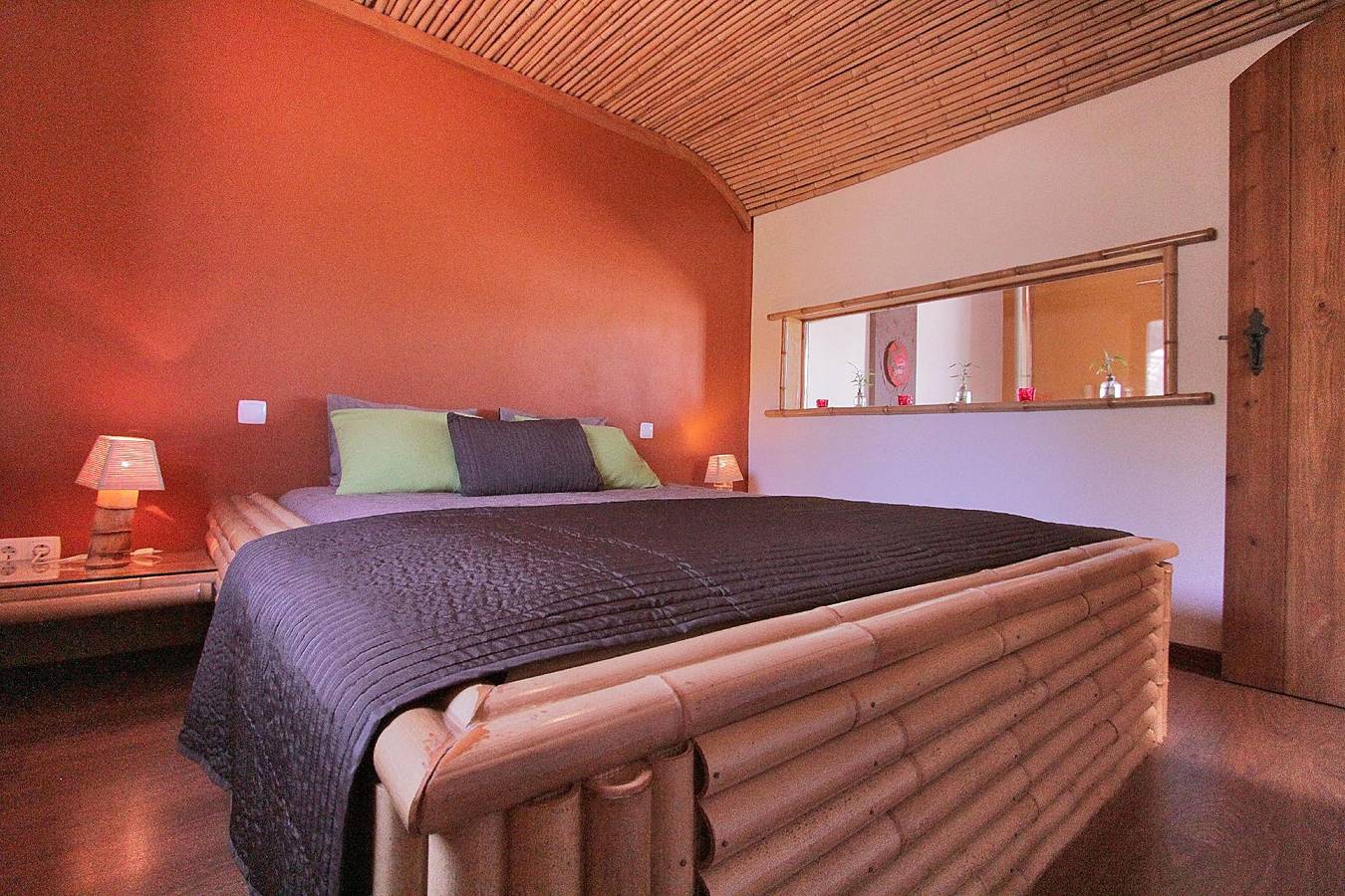 Geheel vakantieappartement, Romantic and unique holiday apartment in bamboo style for four people in Odeceixe, Costa Alentejana
