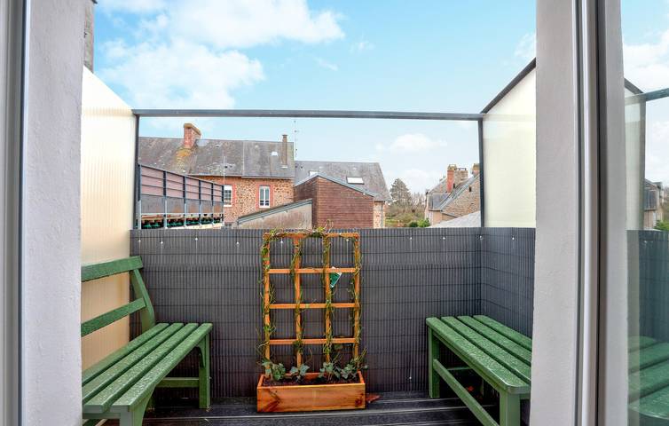 Ganze Ferienwohnung, Appartement am Strand mit WiFi und Parkplatz in Carolles, Côte de la Déroute