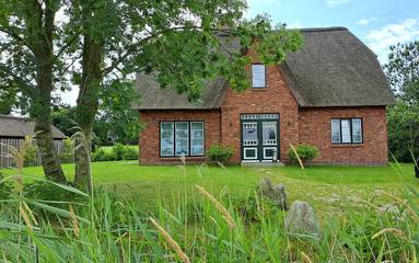 Ferienhaus für 4 Personen, mit Ausblick und Garten in Tönning