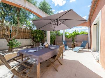 Gîte pour 6 personnes, avec jardin et terrasse, animaux acceptés à Vendres