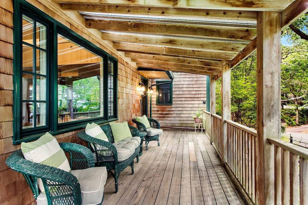 Charming Sag Harbor Cottage by the Beach! in Noyack, Hamptons