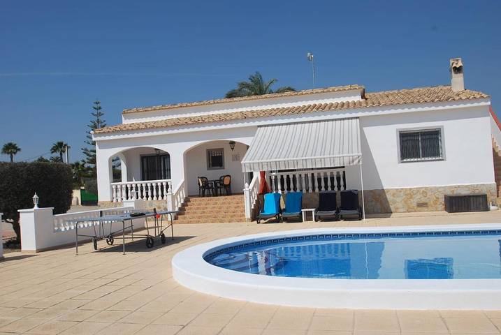 Casa rural para 8 personas, con piscina además de jardín y terraza en Catral - 4