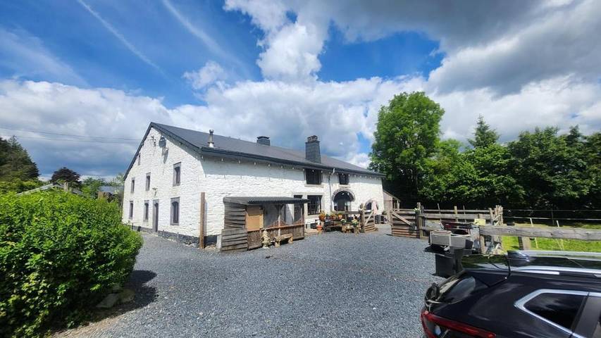 Location de vacances pour 2 personnes, avec Jacuzzi et Terrasse ainsi que Jardin et Sauna dans Tailles