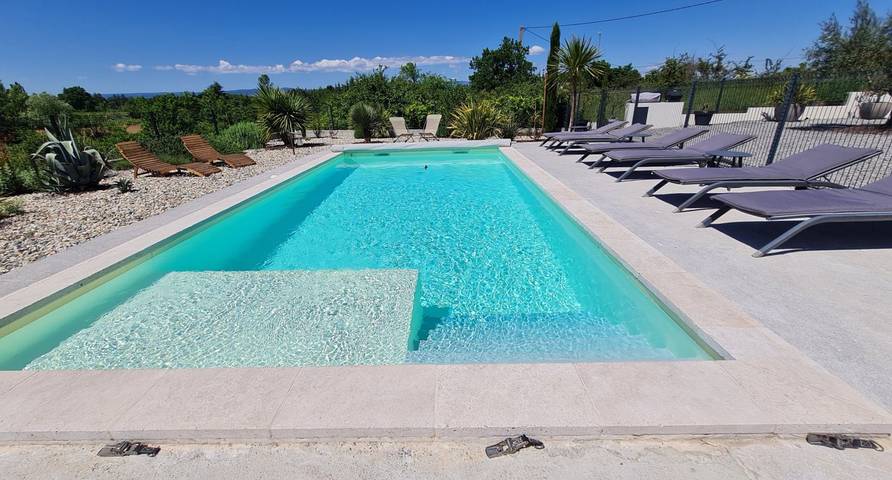 Villa pour 10 personnes, avec piscine ainsi que jardin et terrasse en Rhône-Alpes - 3
