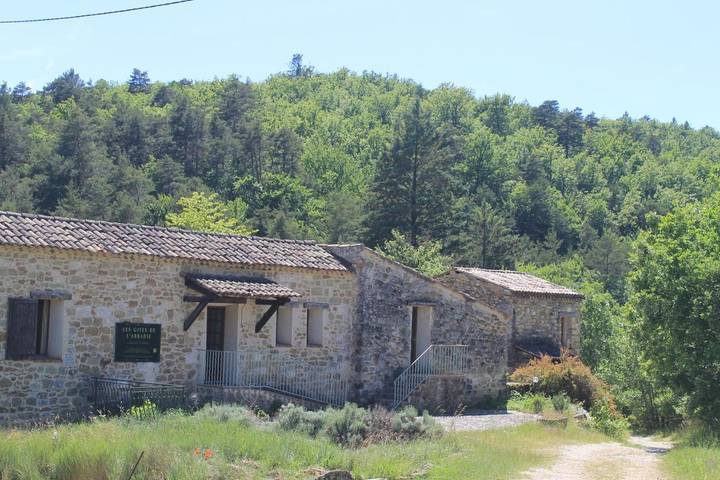 Appartement de vacances pour 2 personnes, avec Terrasse et Jardin ainsi que Piscine et Vue