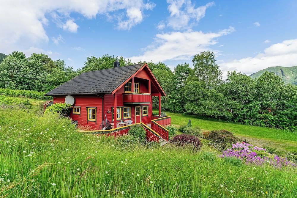 Fjord Lodge am Ufer des Dalsfjord in Volda