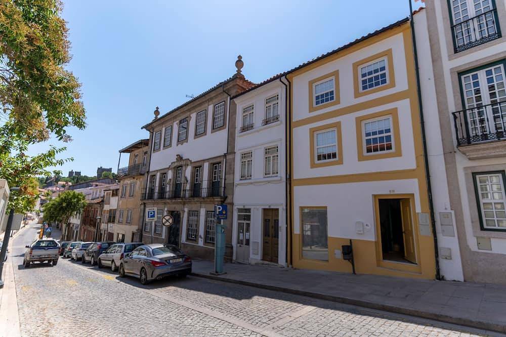 Secret Garden, Alojamento no Centro Histórico de Bragança in Bragança, Parque Natural de Montesinho