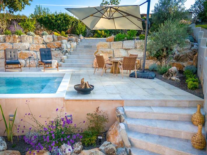 Ferienhaus für 4 Personen, mit Garten und Pool in Kroatien