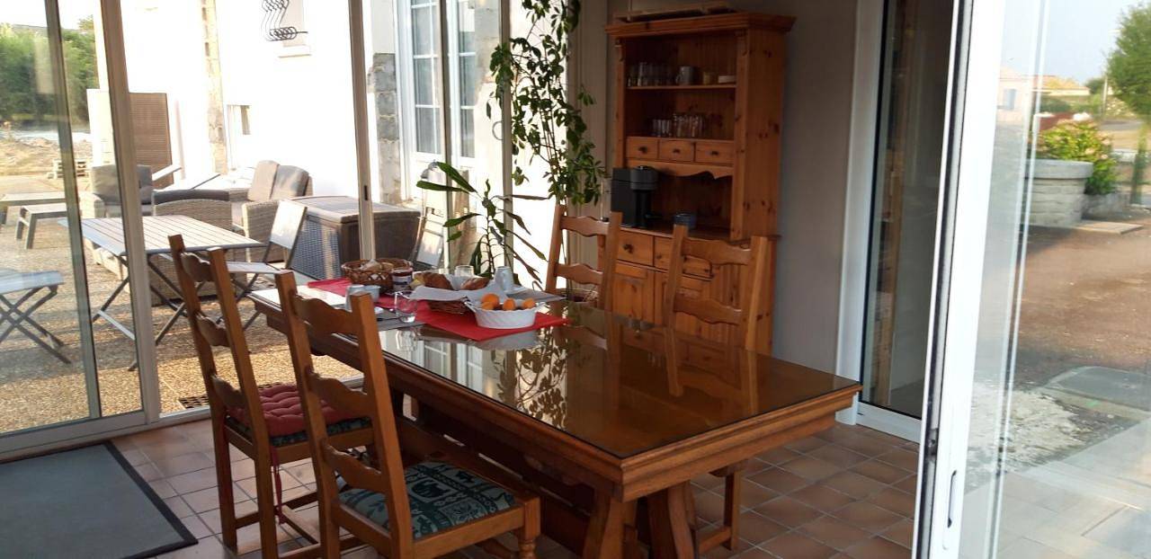 Double Room in Saint-Porchaire, Région de Saintes