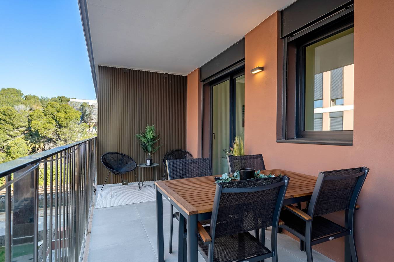 Appartement entier, Appartement 'Costa Dorada Perle' avec vue sur mer, piscine partagée et climatisation in Calafell, Costa Dorada