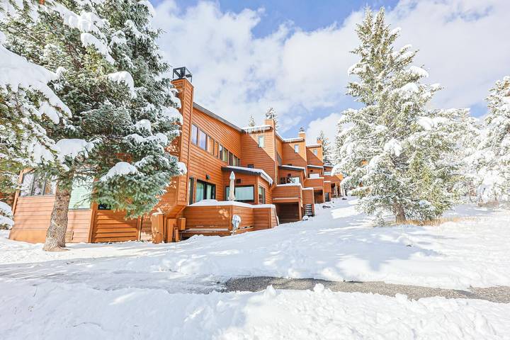 Vacation rental for 6 people, with sauna and balcony as well as pool, with pets in Keystone