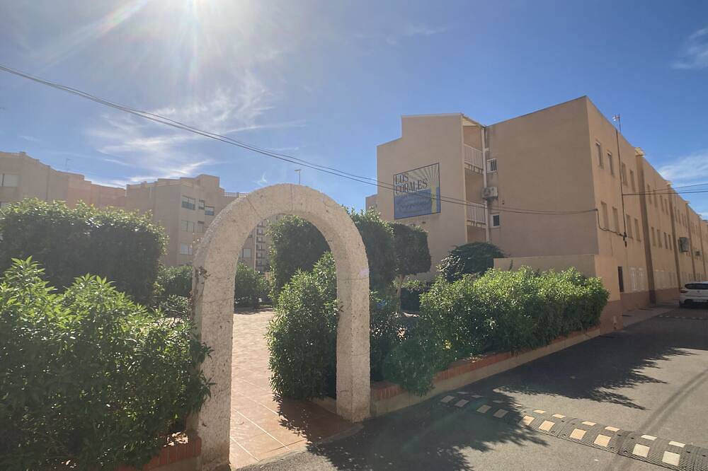 Entire apartment, Groundfloor with terrace in Plaza Bohemia in La Manga del Mar Menor, Mar Menor