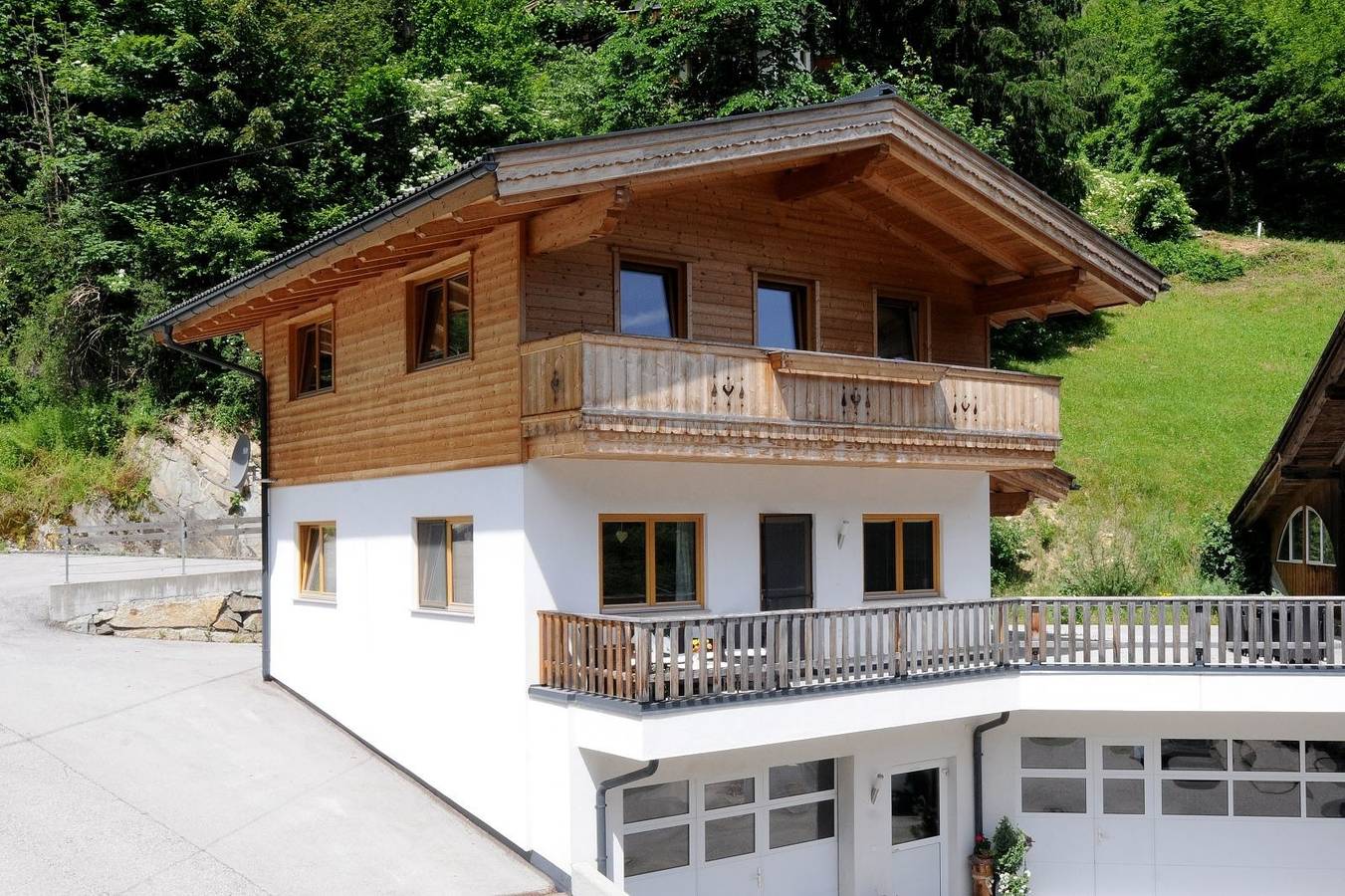 Holiday home for 8 people with view in Tux Alps, Schwendau