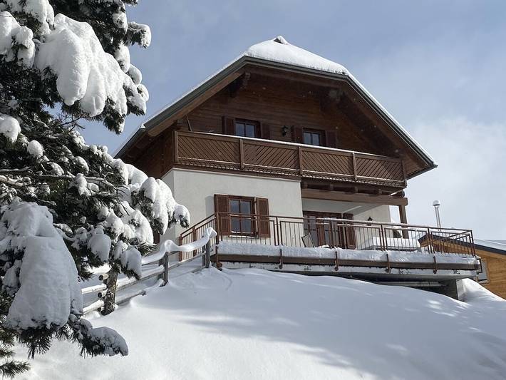 Ferienhaus für 8 Personen, mit Balkon und Terrasse sowie Sauna am Falkertsee