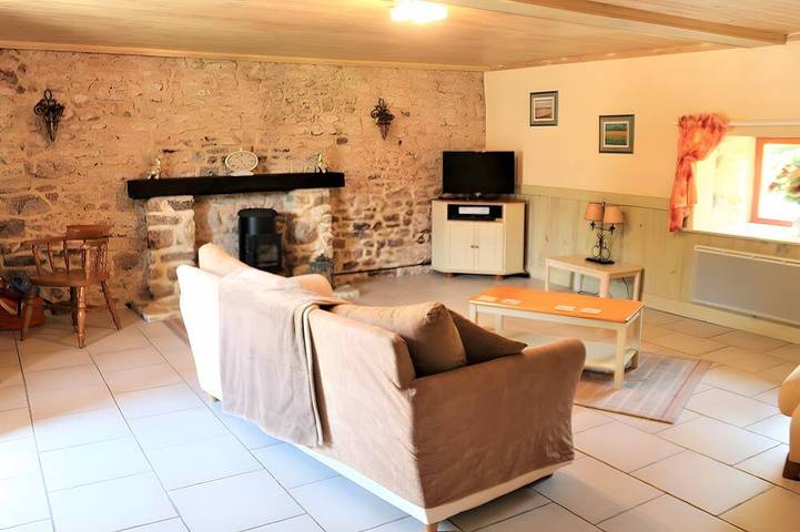 Location de vacances pour 6 personnes, avec jacuzzi ainsi que jardin et piscine à Néhou - 4