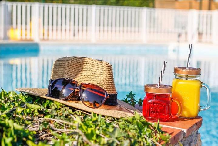 Location de vacances pour 2 personnes, avec piscine ainsi que jardin et vue à Figanières - 3