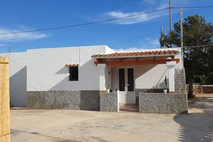 Holiday rental for 2 people, with garden and terrace in Formentera