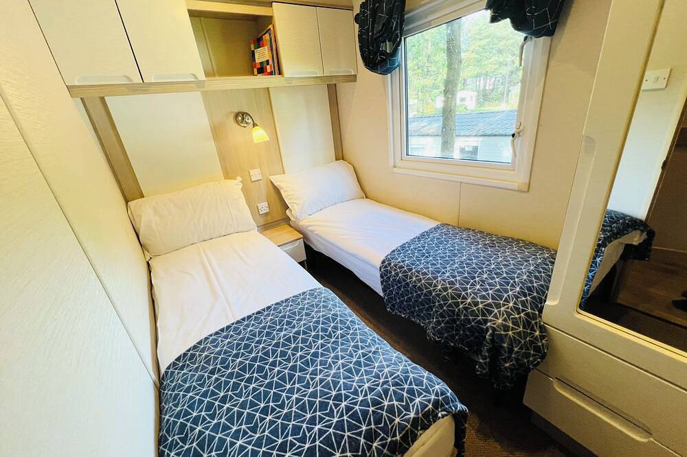 3 Bedroom Caravan, Lower Hyde, Shanklin, Free Wifi, Dog Friendly in Shanklin, Isle of Wight