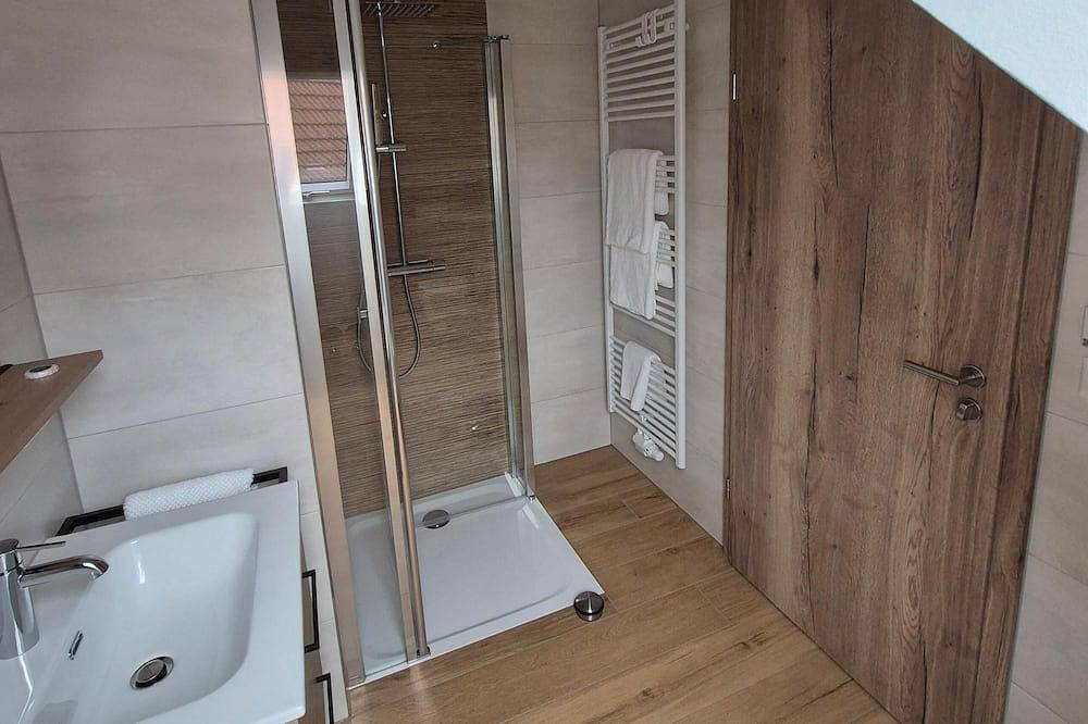 Ganze Wohnung, Liebevoll eingerichtete Ferienwohnung (38qm) mit Balkon in Bad Staffelstein, Oberes Maintal - Coburger Land
