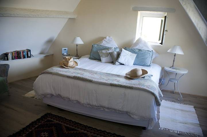 Gîte pour 2 personnes, avec piscine et jardin