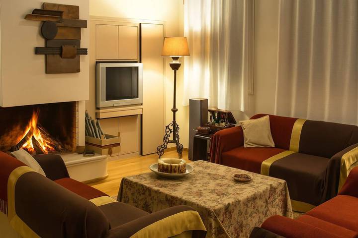 Vacation rental for 4 people, with Hot tub and Yard in Sparta Municipality