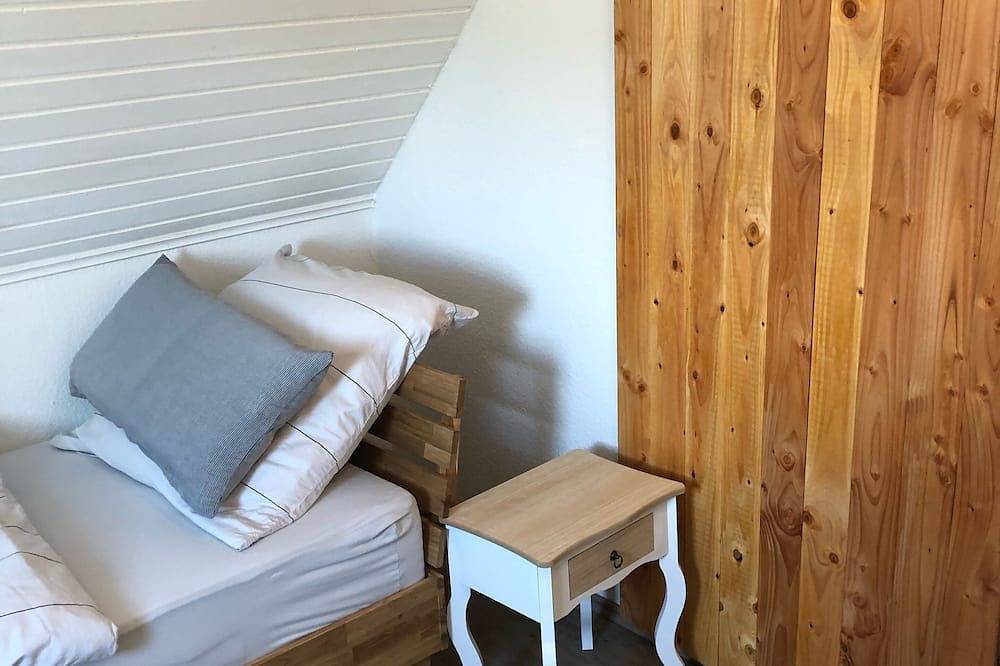 Ganze Wohnung, Ferienwohnung mit gehobener Ausstattung zwischen Sieg- und Westerwaldsteig in Pracht, Windecker-Ländchen