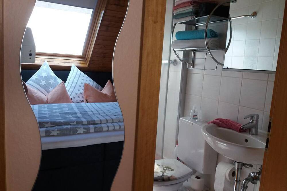 Ganze Wohnung, Ferienwohnung altes Fachwerkhaus \"Mutter Mosel\" - Ferienwohnung mit Balkon in Burg Eltz, Löf