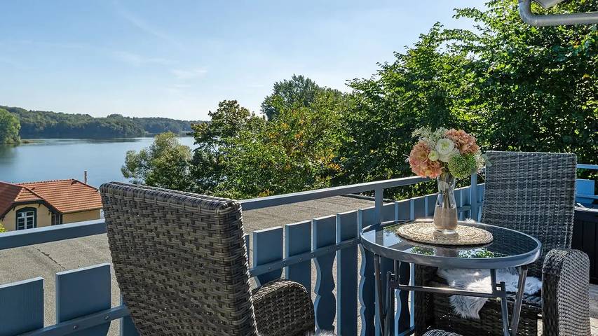 Ferienwohnung für 3 Personen, mit Balkon und Terrasse in Eutin - 2