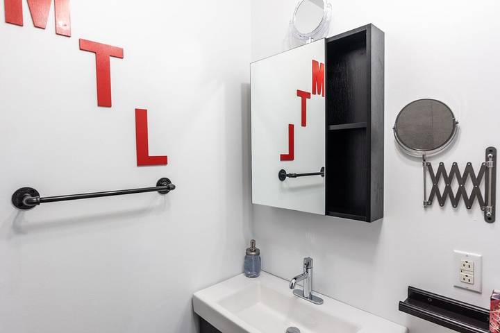 Vacation rental for 3 people, with balcony in Montreal