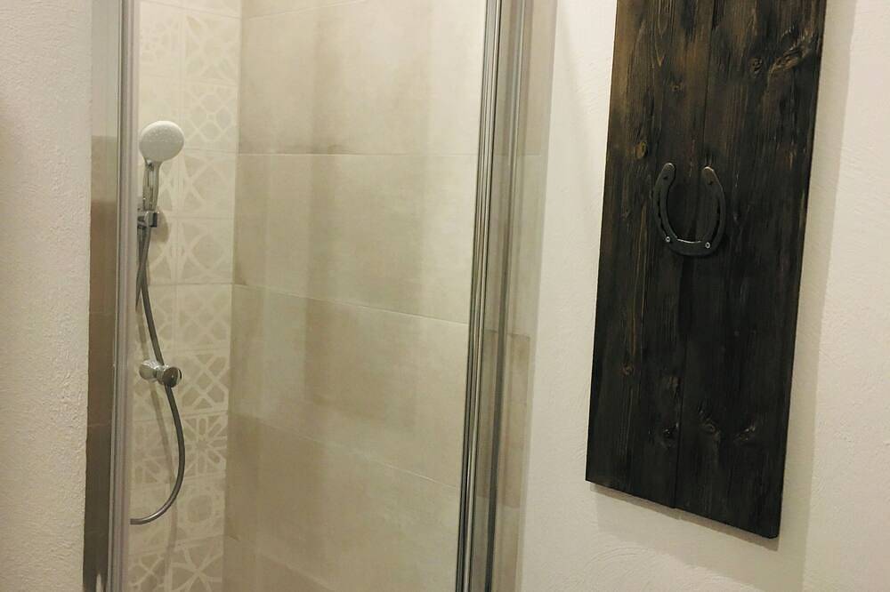 Ganze Wohnung, Ganz schöne gemütliche Dachwohnung mit herrlicher Aussicht und Ruhe in Windeck, Windecker-Ländchen