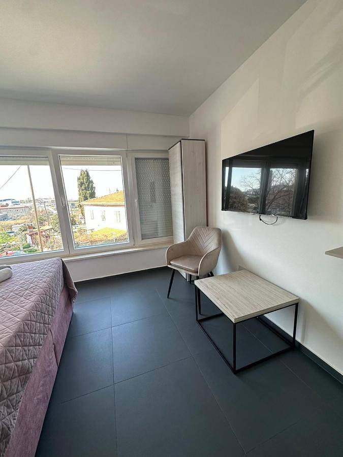 Maison d’hôte pour 2 personnes, avec vue ainsi que jardin et piscine, animaux acceptés à Split - 3