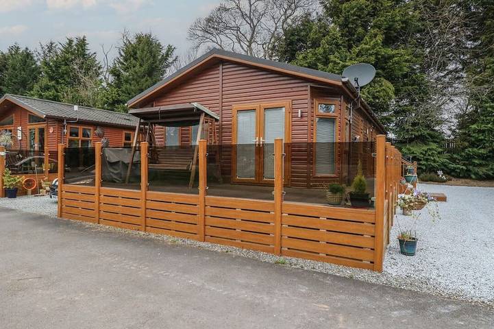 Lodge for 4 people, with garden in Auchterarder