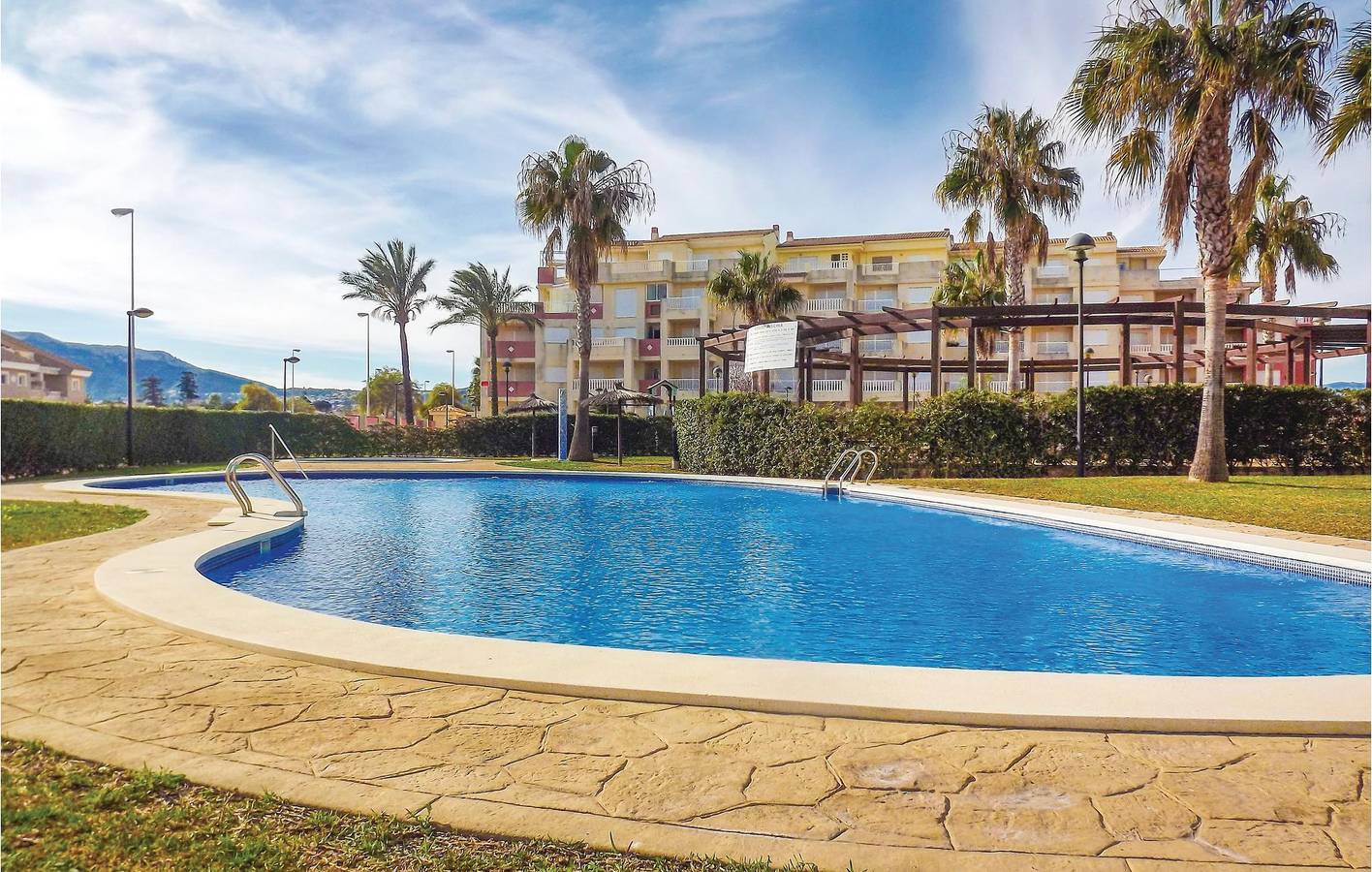 Ganze Ferienwohnung, Appartement am Pool, 500 m vom Strand von Les Bovetes entfernt in Las Marinas, Dénia
