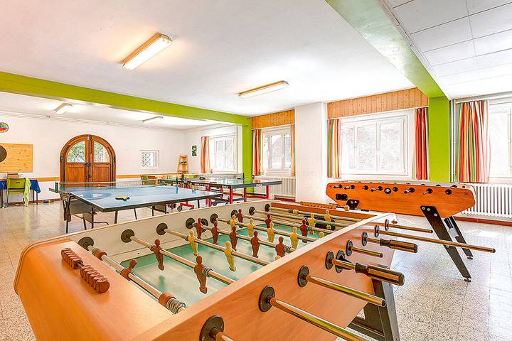 Location de vacances pour 86 personnes, avec vue et terrasse à Champéry - 2