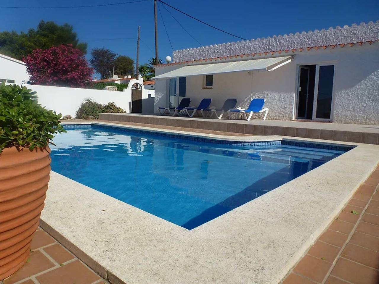 Villa 'Marrón' avec piscine privée, Wi-Fi et climatisation in Cala en Porter, Municipalité de Alaior