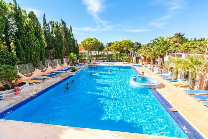 Camping pour 4 personnes, avec sauna et terrasse à Le Barcarès - 2