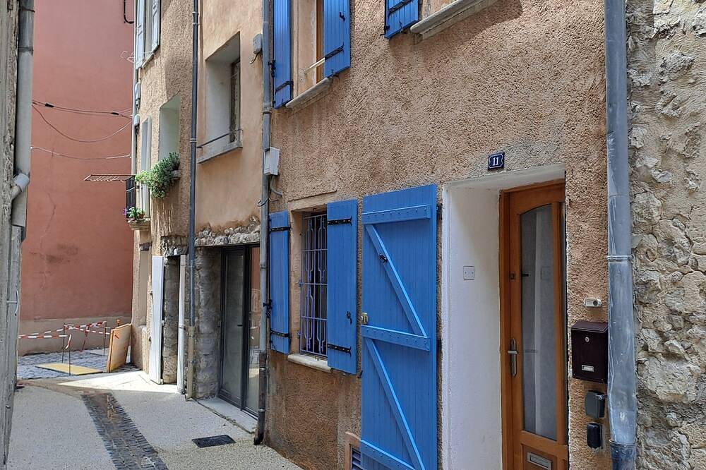 Village house with terrace in historic center in Buis-les-Baronnies, Nyons Området