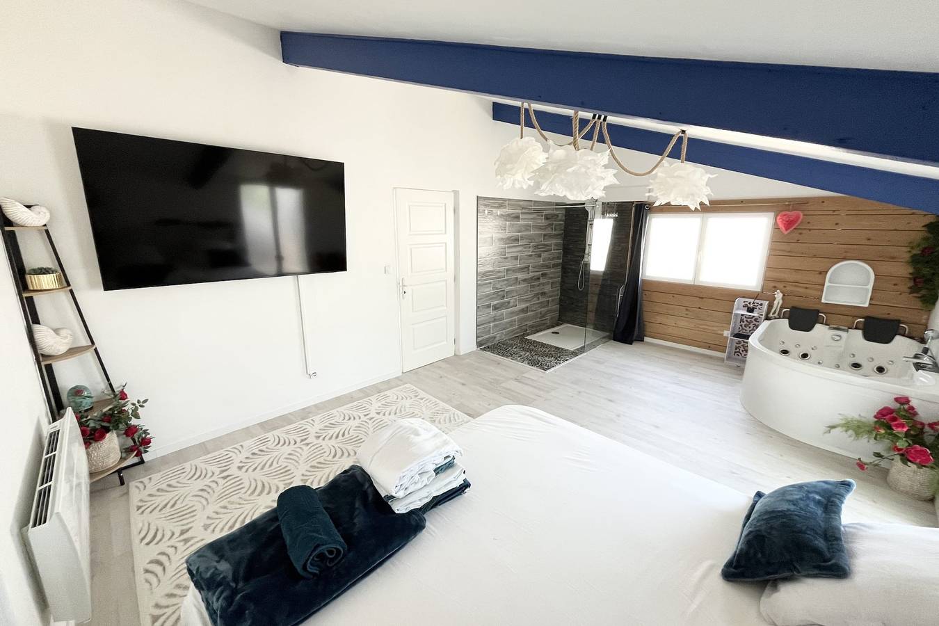 The Amantis suite, Xxl Bath and Sauna in Mauguio in Mauguio, Côte d'Améthyste