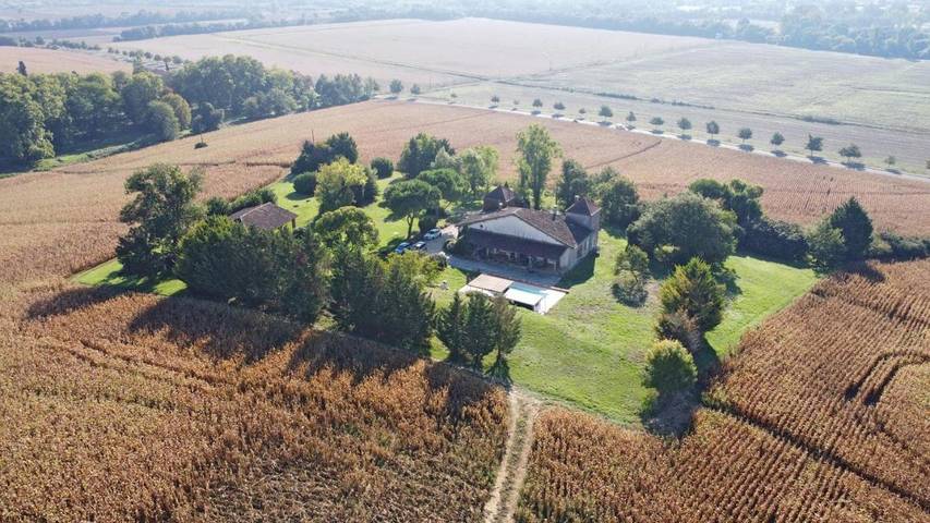 Gîte pour 4 personnes, avec vue ainsi que piscine et jardin, animaux acceptés à L'Isle-Jourdain - 4