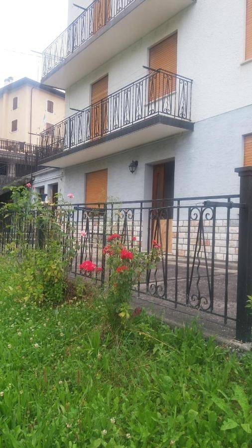 Gîte pour 4 personnes, avec Balcon et Terrasse ainsi que Jardin et Vue à Enego