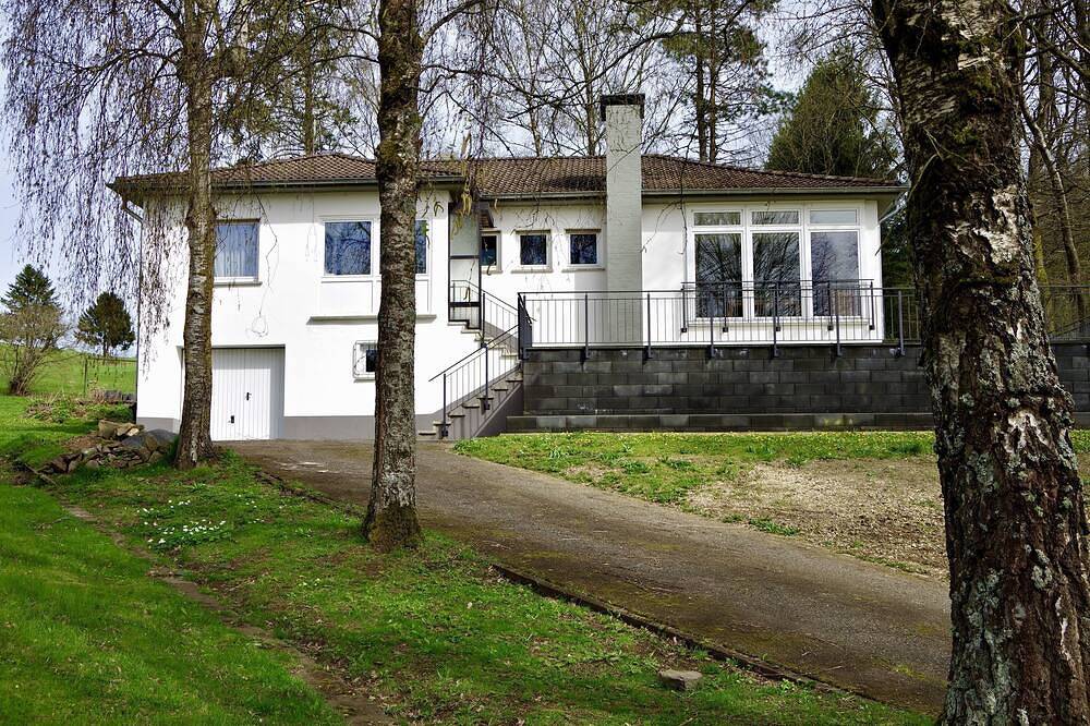 Freistehender Bungalow mit Großer Panoramaterrasse inmitten der Vulkaneifel in Wallenborn, Vulkaneifel