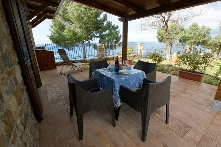 Ferienhaus für 2 Personen, mit Terrasse in Kampanien