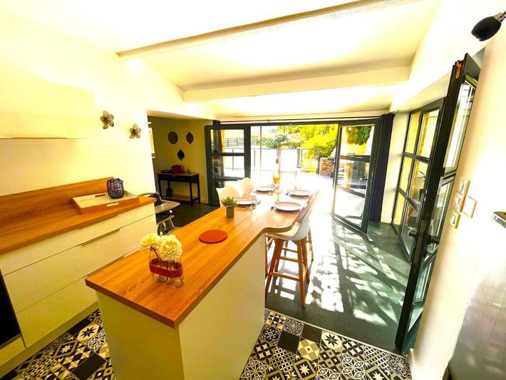 Location de vacances pour 8 personnes, avec jardin ainsi que piscine et vue à Aigues-Vives - 4
