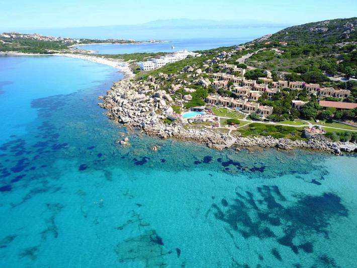 Hôtel pour 2 personnes, avec piscine et jardin, animaux acceptés dans Santa Teresa Gallura